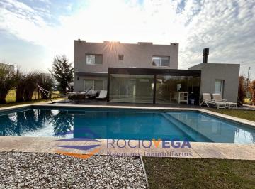 Casa · 263m² · 5 Ambientes · 2 Cocheras · Casa en Venta en Weston, Moreno