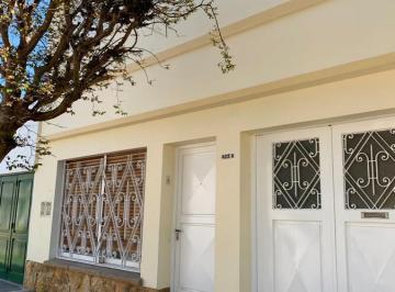 Casa · 116m² · 4 Ambientes · 1 Cochera · Santilli - Indalecio Gomez 422a - Temperley Este