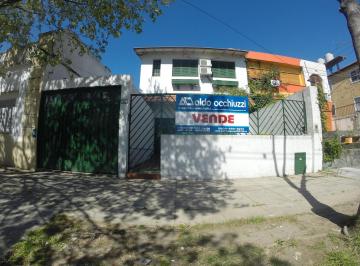 Casa · 200m² · 4 Ambientes · 1 Cochera · Casa en Venta Ubicado en Lanús, G. B. a. Zona Sur