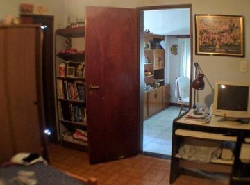 Casa · 3 Ambientes · 1 Cochera · Casa en Venta Ubicado en Lanús Este, Lanús, G. B. a. Zona Sur