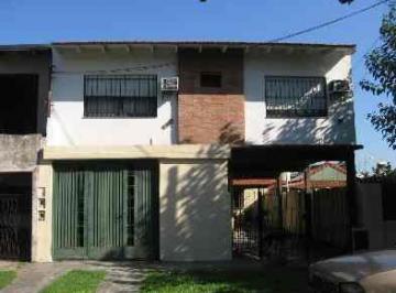 Casa · 259m² · 3 Ambientes · 1 Cochera · Casa en Venta Ubicado en Lanús Este, Lanús, G. B. a. Zona Sur