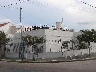 Casa · 90m² · 3 Ambientes · 1 Cochera · Casa en Venta Ubicado en Lanús Oeste, Lanús, G. B. a. Zona Sur