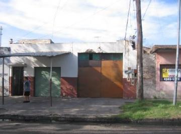 Casa · 1m² · 2 Ambientes · Casa en Venta Ubicado en Lanús Este, Lanús, G. B. a. Zona Sur