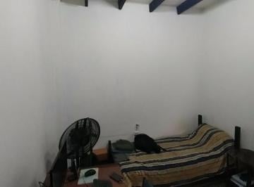 Casa · 190m² · 3 Ambientes · 1 Cochera · Casa en Venta Ubicado en Lanús Este, Lanús, G. B. a. Zona Sur