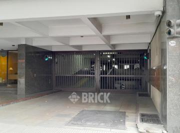 Garage · 12m² · (Paquete Total) Cochera Fija Cubierta en Av Las Heras Al 2400 - 12 m²
