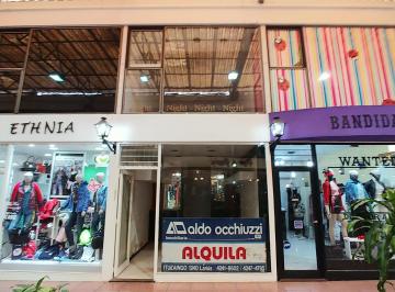 Local comercial · 42m² · Local en Venta Ubicado en Lanús Este, Lanús, G. B. a. Zona Sur