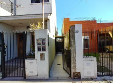 PH · 74m² · 3 Ambientes · Departamento PH en Venta Ubicado en Lanús Este, Lanús, G. B. a. Zona Sur