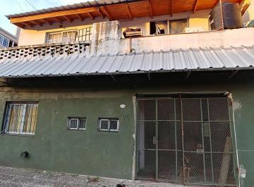 Casa · 300m² · 7 Ambientes · Casa en Venta Ubicado en Lanús Este, Lanús, G. B. a. Zona Sur