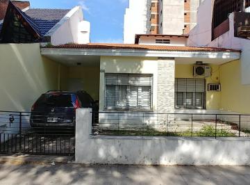 Casa · 105m² · 4 Ambientes · 1 Cochera · Casa en Venta Ubicado en Lanús Oeste, Lanús, G. B. a. Zona Sur