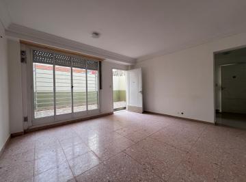 PH de 4 ambientes, Lanús · Alquiler, PH 3 Amb y Medio, con Patio, Reciclado. Sin Expensas