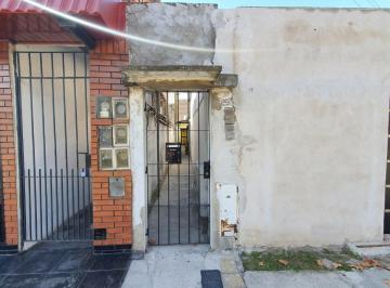 Casa · 38m² · 2 Ambientes · P. H. en Planta Alta en Venta 2 Ambientes en Lanús Este