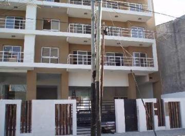 Garage · 1m² · Cochera Fija en Venta Ubicado en Lanús Este, Lanús, G. B. a. Zona Sur