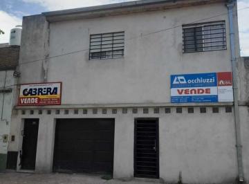 Casa · 135m² · 4 Ambientes · 1 Cochera · Casa Chalet en Venta en Lanús Este, Lanús, G. B. a. Zona Sur