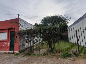 Casa · 80m² · 4 Ambientes · Casa - Monoambiente - Fondo Venta en Monte Chingolo