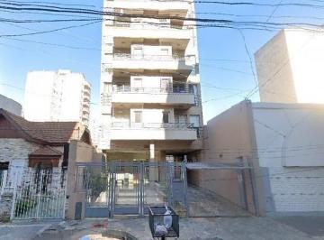 Departamento · 40m² · 2 Ambientes · 1 Cochera · Departamento Semipiso en Venta Ubicado en Lanús Este, Lanús, G. B. a. Zona Sur