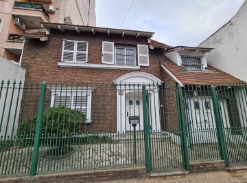 Casa · 280m² · 5 Dormitorios · Casa Chalet en Venta Ubicado en Lanús Este, Lanús, G. B. a. Zona Sur