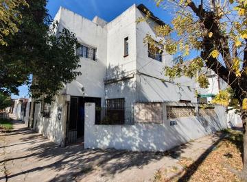 PH · 124m² · 4 Ambientes · 1 Cochera · Departamento PH en Venta en Lanús Este, Lanús, G. B. a. Zona Sur