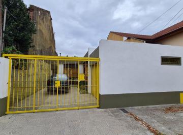 Casa · 98m² · 4 Ambientes · Casa Chalet en Venta en Lanús Este, Lanús, G. B. a. Zona Sur