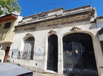 Casa · 200m² · 5 Ambientes · Lote Apto Construir en Venta en Lanús Este