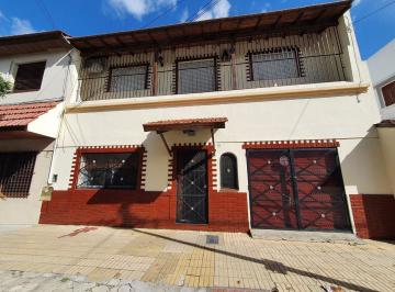 Casa · 110m² · 4 Ambientes · Casa Dos Plantas en Venta. Eva Peron 1521.lanús Este