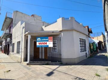 Casa · 81m² · 2 Ambientes · Casa Chalet en Venta en Lanús Este, Lanús, G. B. a. Zona Sur