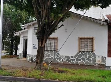 Casa · 62m² · 2 Dormitorios · Casa Chalet en Venta en Lanús Este, Lanús, G. B. a. Zona Sur