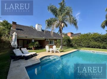 Casa · 209m² · 6 Ambientes · 1 Cochera · Casa en Venta en El Barrio La Delfina, Pilar