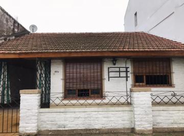 Casa · 120m² · 3 Ambientes · 2 Cocheras · Casa - Adrogue