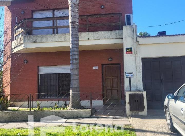 Casa · 200m² · 5 Ambientes · 2 Cocheras