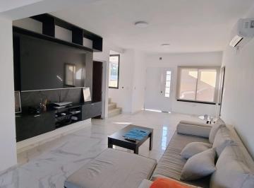 Casa de 5 ambientes, Córdoba · Duplex en Venta 3 Dorm. Barrio Cerrado Las Toscas!