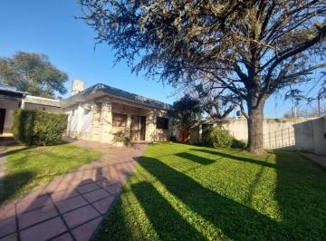 Casa de 5 ambientes, Pilar · Venta Casa 5 Ambientes con Piscina y Jardin, Apto Credito, Derqui
