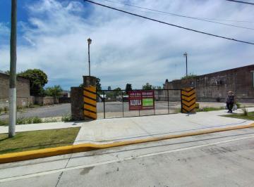 Depósito 2100m² Alquiler  · Amplio y Gran Playón Comercial, Estacionamiento, Logístico. Usos Varios. 2.100 m²