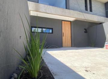 Casa de 4 ambientes, La Plata · Duplex Gonnet 3 Dorm.
