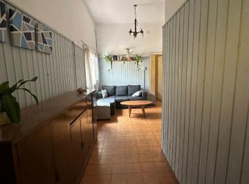 Casa · 1m² · 3 Ambientes · 1 Cochera · Casa en Venta