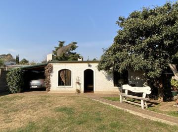 Casa · 148m² · 6 Ambientes · 1 Cochera · Calle Las Macluras Al 5700