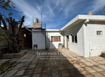 Casa · 192m² · 3 Ambientes · 1 Cochera · Casa en Venta 3 Ambientes Villa Tesei