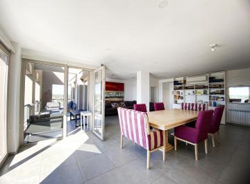 Departamento · 127m² · 3 Ambientes · 1 Cochera · Departamento Céntrico
