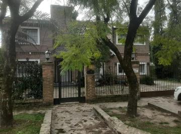 Casa · 278m² · 5 Ambientes · 3 Cocheras · Casa en Moreno, Excelente Ubicacion