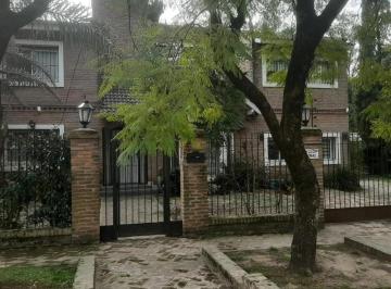 Casa · 278m² · 5 Ambientes · 3 Cocheras · Casa en Moreno, Excelente Ubicacion