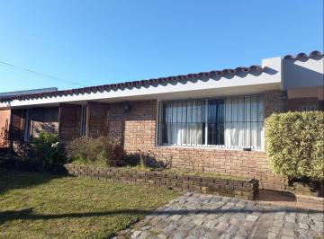 Casa · 221m² · 4 Ambientes · 2 Cocheras · Casa 3 Dorm. Piscina y Barbacoa Malvin Norte