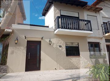 PH · 101m² · 4 Ambientes · Hermoso PH en Miramar, Zona 4