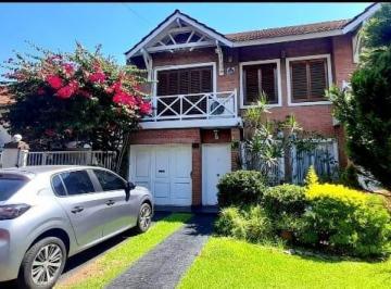 Casa · 155m² · 6 Ambientes · 2 Cocheras · Casa en Venta en Barrio Versalles, Caba