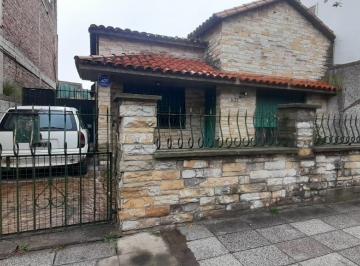 Casa · 180m² · 5 Ambientes · Casa en Venta en Loma Hermosa
