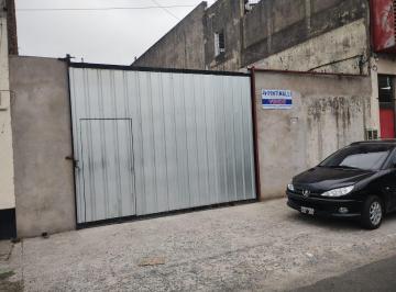 Bodega-Galpón · 200m² · Venta de Galpon en Caseros