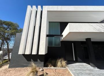 Casa de 4 ambientes, Córdoba · Country Costa Verde - Venta Importante Casa 3 Dorm 4 Baños a Estrenar