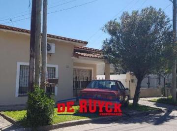 Casa · 149m² · 4 Ambientes · 1 Cochera · Casa en Venta en Quilmes Oeste