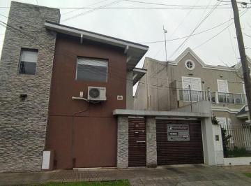 Casa · 4 Ambientes · 1 Cochera · Gran Duplex en Muy Buena Ubicacion!