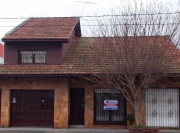 Casa · 130m² · 3 Dormitorios · 1 Cochera · Chalet 3 Dorm. Apto Credito - Zona Pompeya - Mar del Plata