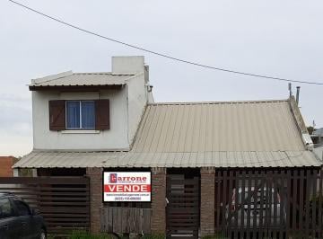 Casa · 1m² · 4 Dormitorios · 2 Cocheras · Venta Casa 2 Dorm. + Departamento 2 Dorm., Mar del Plata