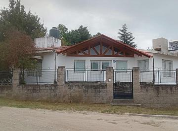Casa · 337m² · 5 Ambientes · 2 Cocheras · Casa en Venta 4 Dorm. en Villa Carlos Paz Apto Credito